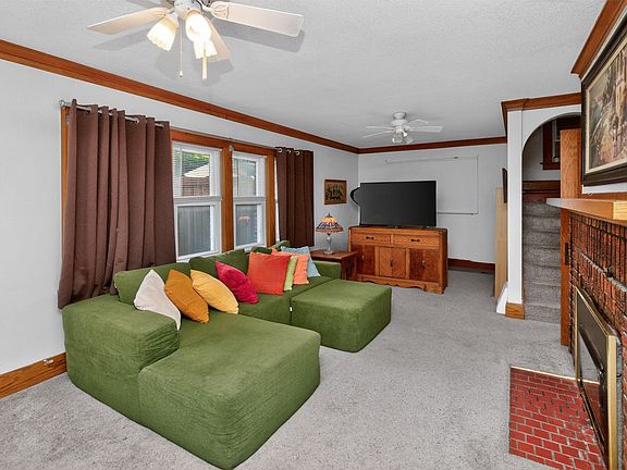 2nd image of 825 Maxwelton Dr