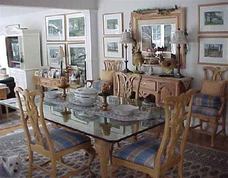 3rd image of 406 VESPER Court