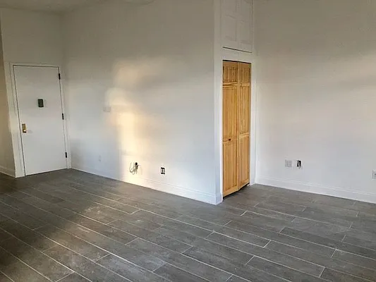 Rented by New York Realty | media 14