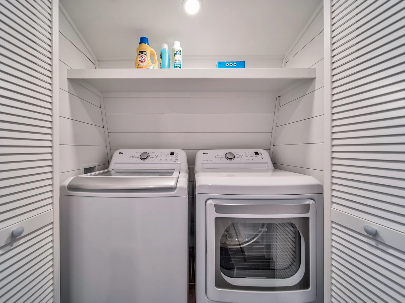 2 bed, 1000 sqft, $2,995 — Photo 2