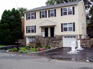 32 Homestead Ln, Greenwich, CT 06831