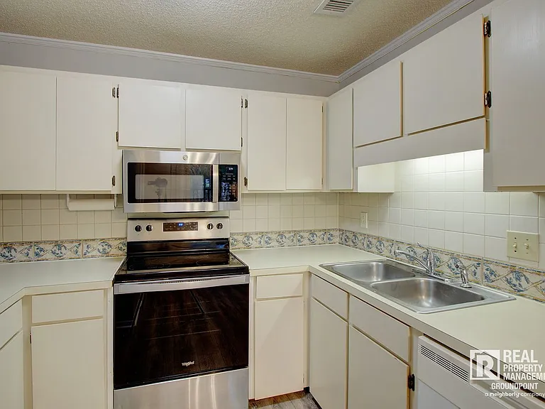 7945 Parklane Ct #905-E — Photo 9