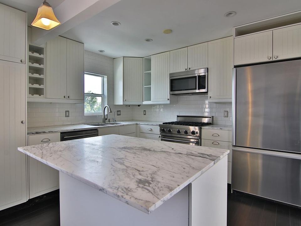 1st image of 3033 Palm St