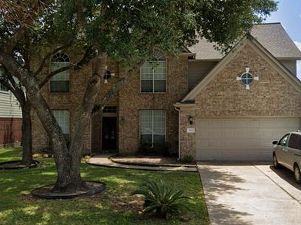 17611 Magnolia Cir