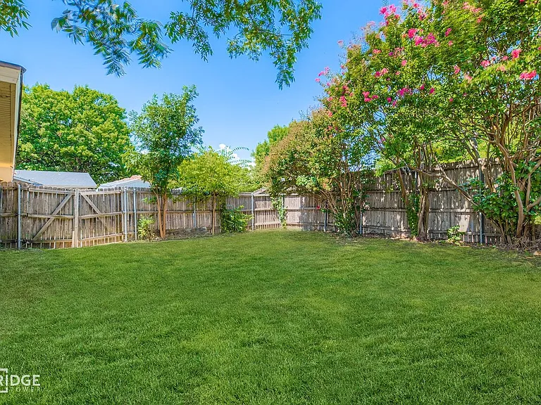 9117 Fairmont Cir — Photo 23