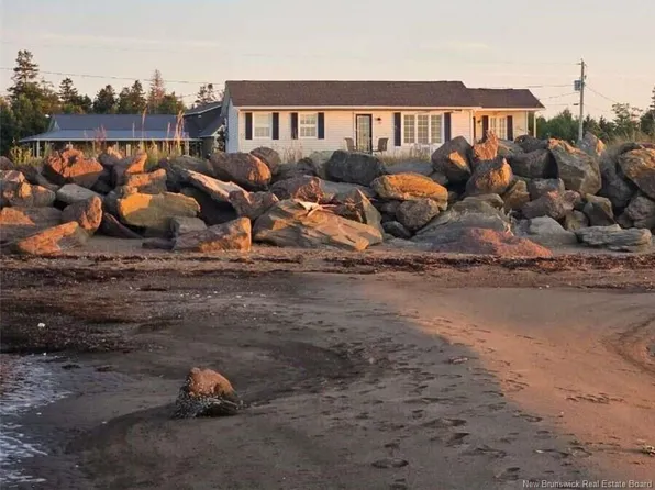 16 Spences Beach Rd, Botsford, NB E4M 3R5