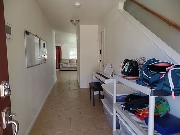 Large Alcove entry way