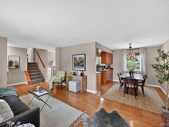 4th image of 7356 Beech Court