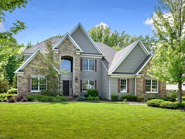 3394 Vineyard Park, Avon, OH 44011