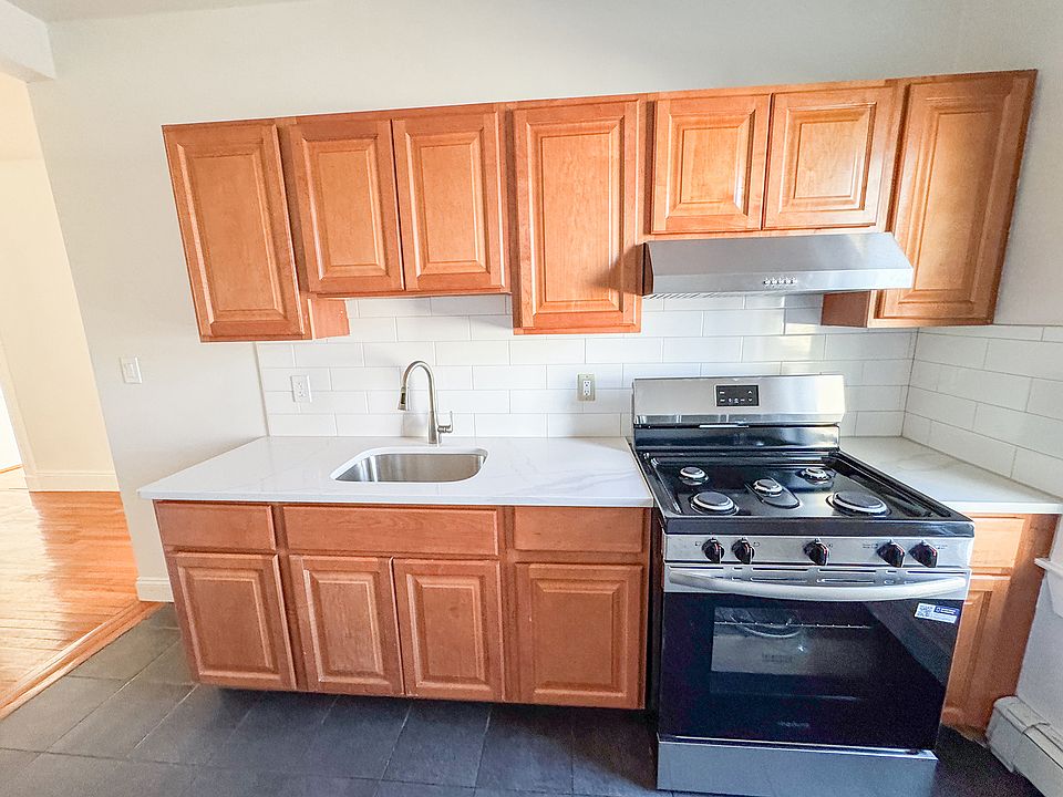 1st image of 7-9 Holland Ave #3