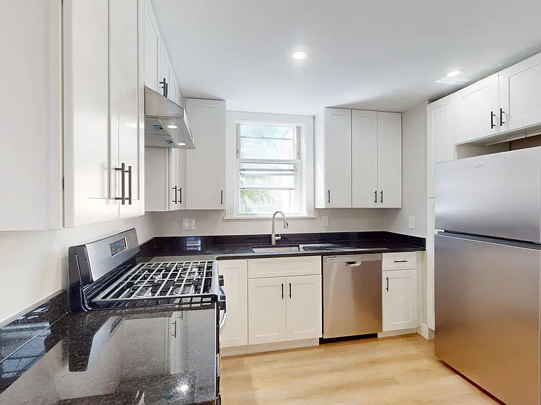 8 Curtis St #2 — Photo 10