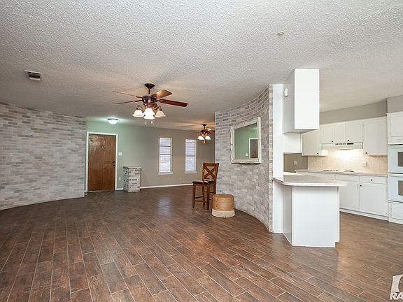 4th image of 1806 Dove Creek Dr