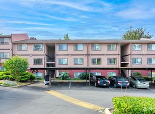 17430 Ambaum Blvd S APT 32, Burien, WA
