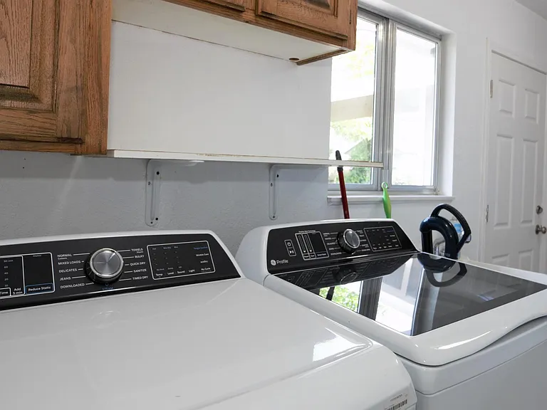 2032 Shamrock Dr — Photo 30