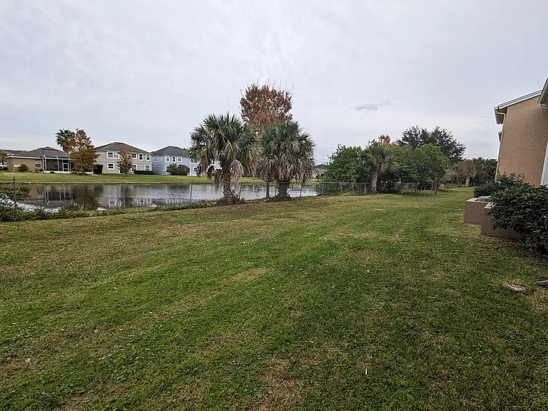 5229 Vineland Rd — Photo 26