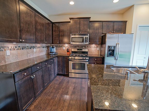 3rd image of 11421 128th Street Ct E