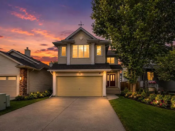 41 NW Millview Park SW, Calgary, AB T2Y 3Y3
