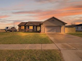 351 Oatie Dr, Onsted, MI 49265