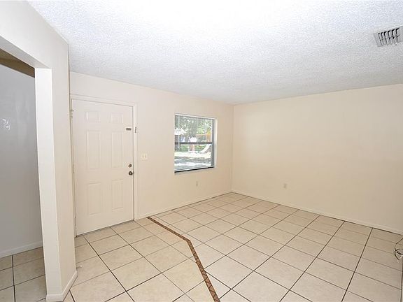 5th image of 3812 Deeson Rd APT 2