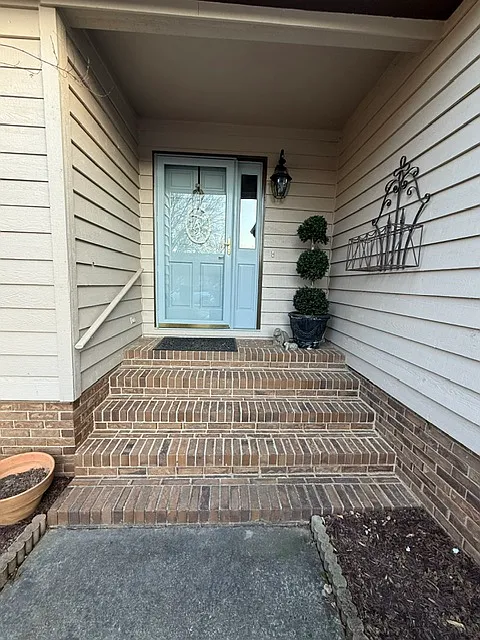 101 Sunningdale Court - A — Photo 3