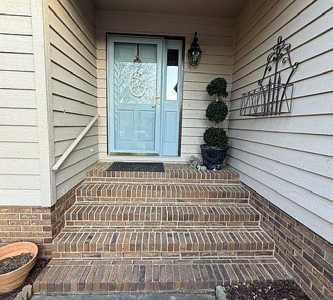 3rd image of 101 Sunningdale Ct #A