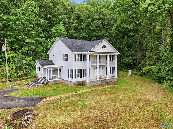 2nd image of 480 Mountain Oak Trl