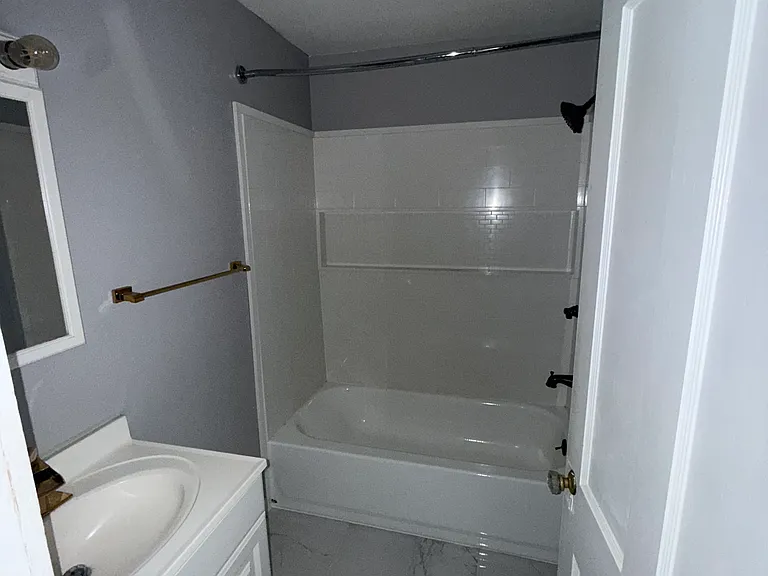 327 Keyser Ave — Photo 14