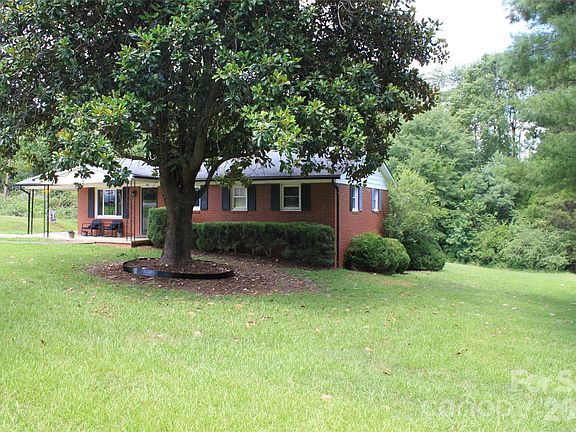 4th image of 165 Springdale Dr