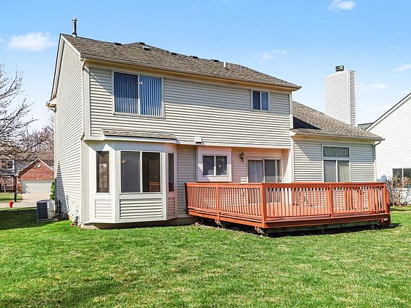 3rd image of 5910 Cedar Ridge Dr