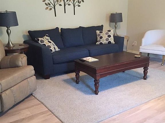 4th image of 111 Bywood Dr
