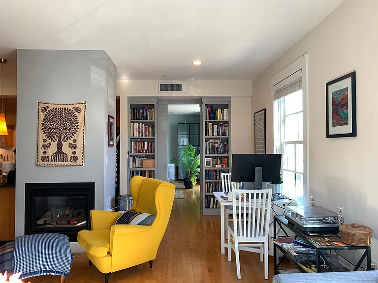 400 Washington St #302 — Photo 11