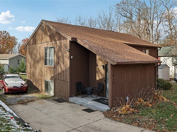 2nd image of 1010 Cree Ave