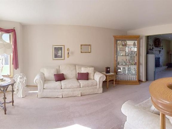 5th image of 19607 Greenview Pl