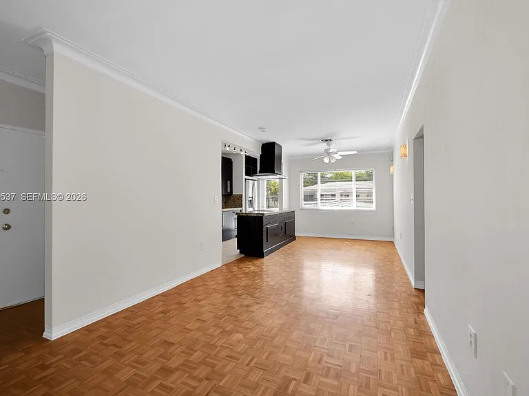 940 Sevilla Ave #206 — Photo 7