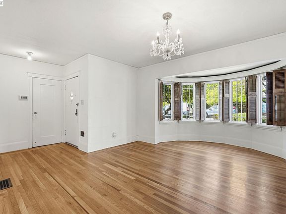 4th image of 1130 Ranleigh Way