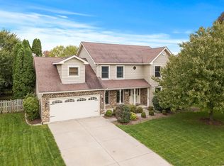1121 Averill Dr, Batavia, IL 60510