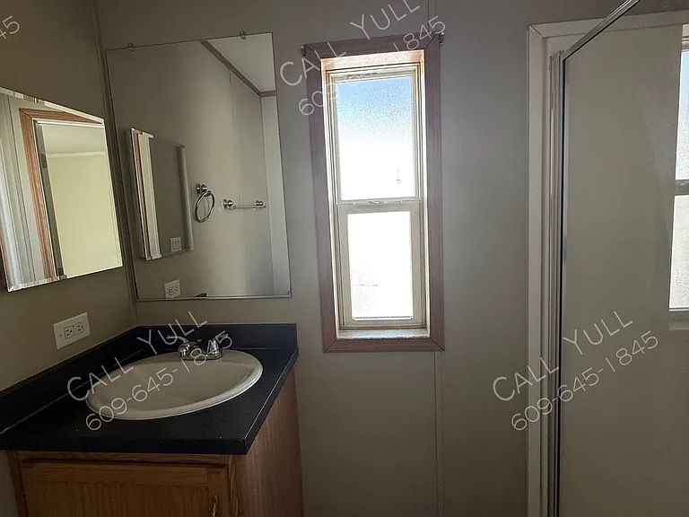 703 Pineview Ave — Photo 6