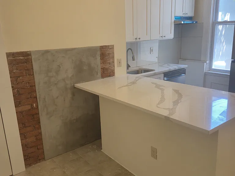 338 New York Ave #2L — Photo 2