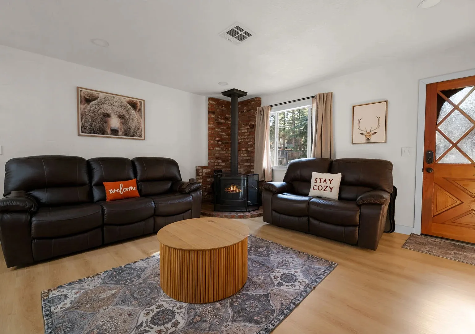 135 E Mojave Blvd — Photo 4