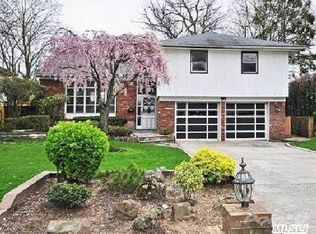 377 Hungry Harbor Rd, Valley Stream, NY 11581