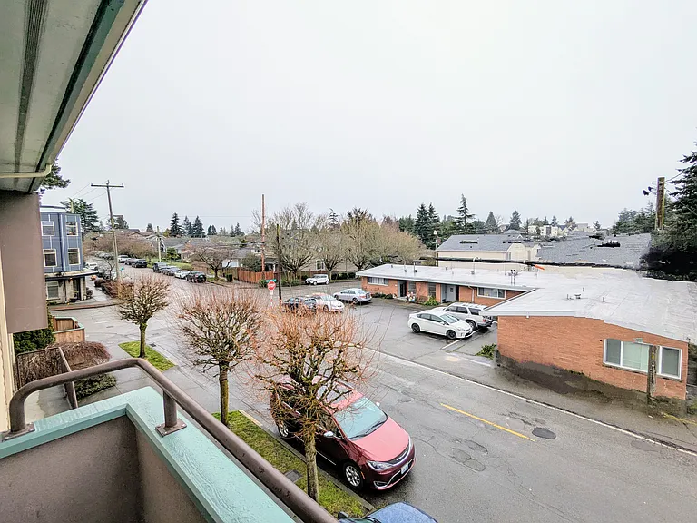 209 West facing balcony view
