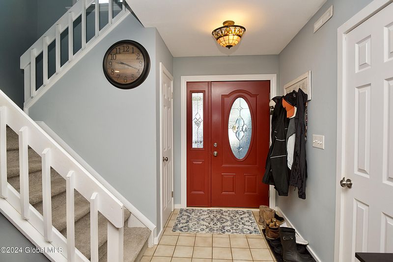 5th image of 18 Snowberry Road