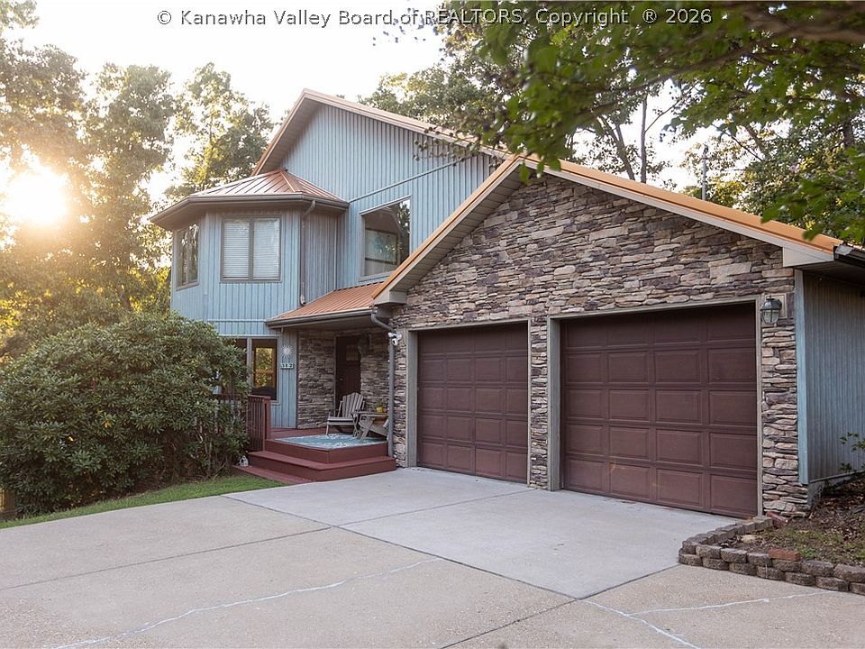 1st image of 12 Bridle Way