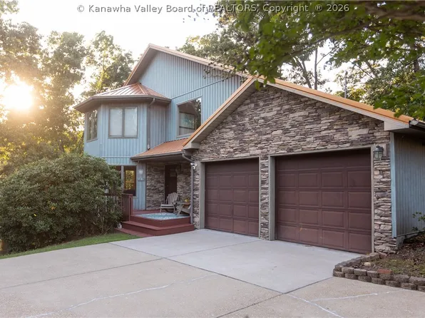 12 Bridle Way, Hurricane, WV 25526