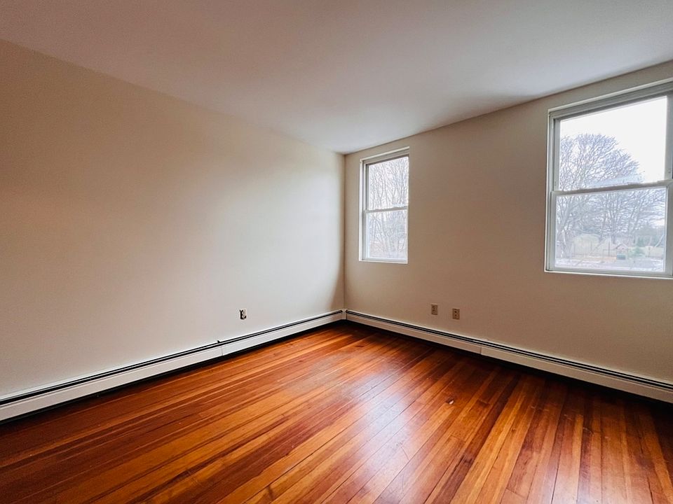 40 N Spooner St Plymouth MA Zillow