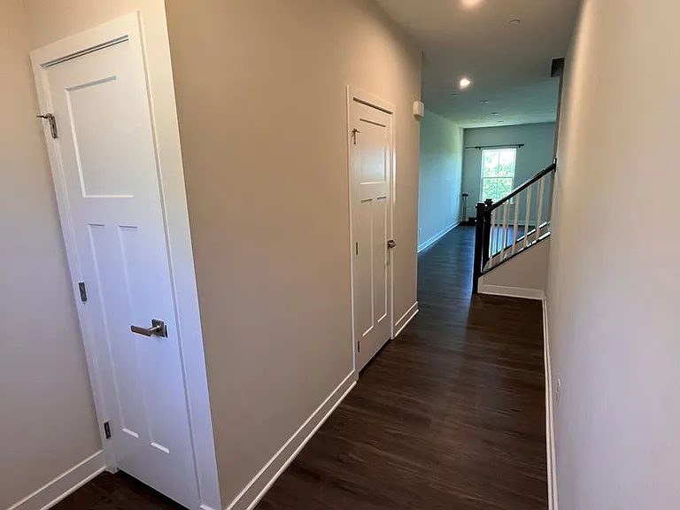 437 Greenwood Dr — Photo 7