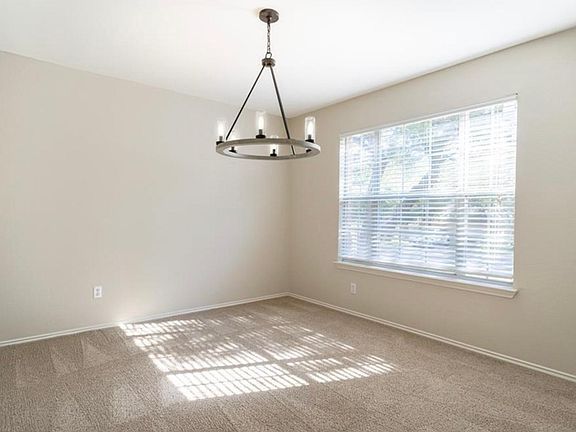 5th image of 1705 Shady Brook Ln