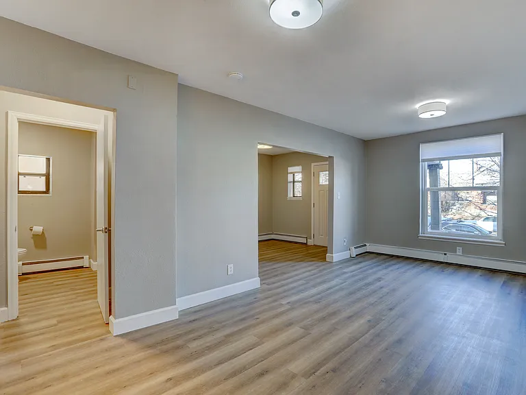 2524 N High St — Photo 9