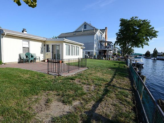 5th image of 22 Haines Cove Dr