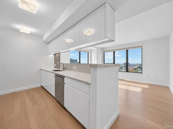 13835 39th Avenue #10H, Flushing, NY 11354